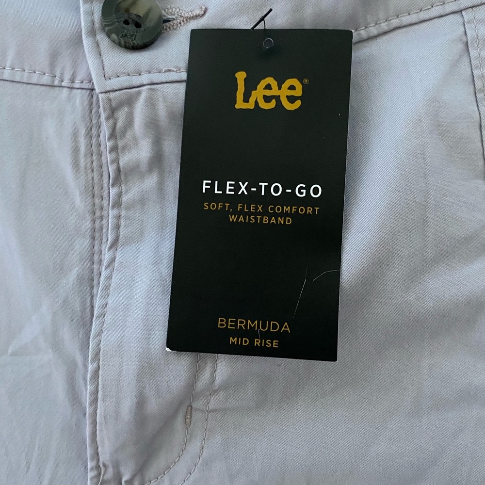 Lee flex to go mid rise shorts